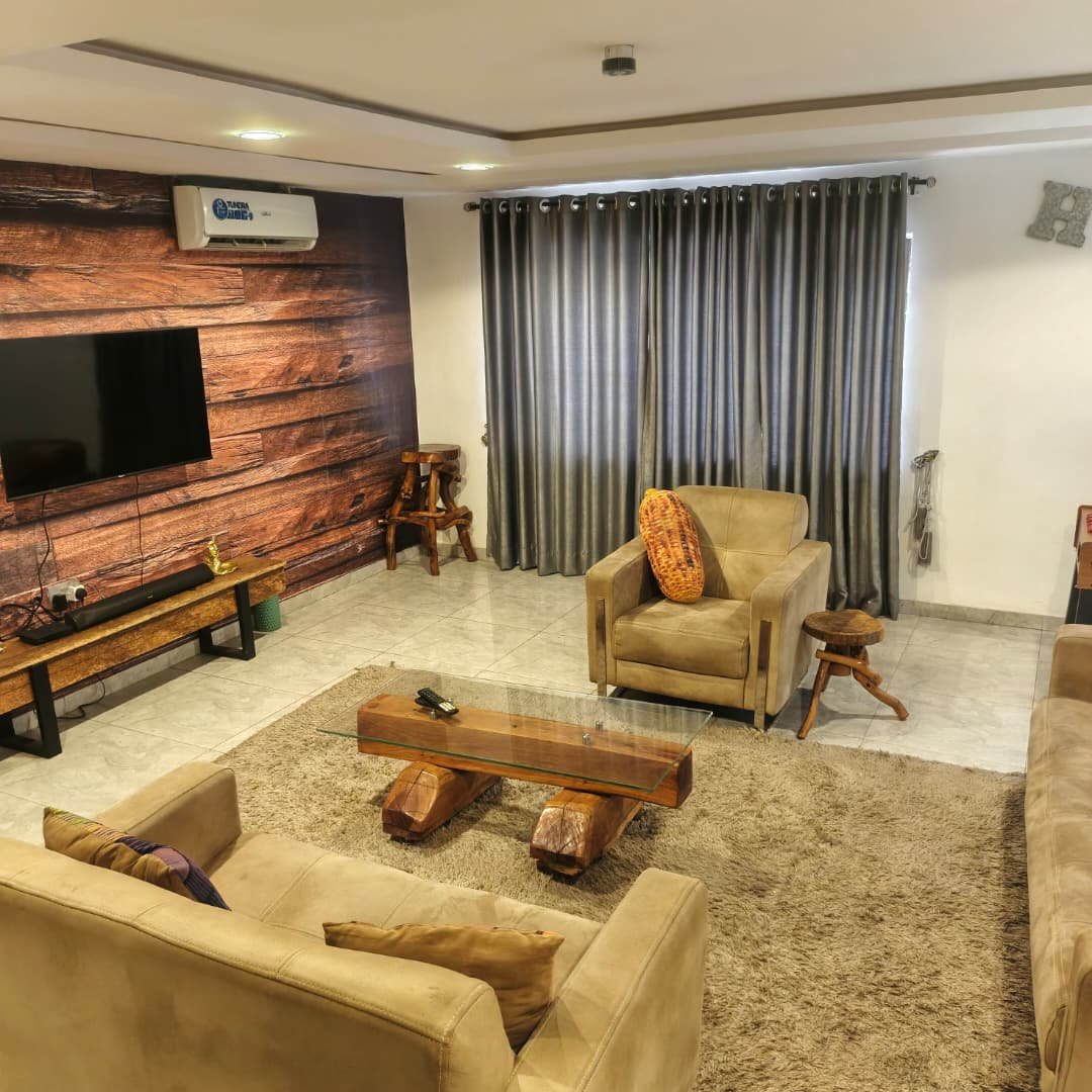 Igbalode 6 Bedroom Apartment